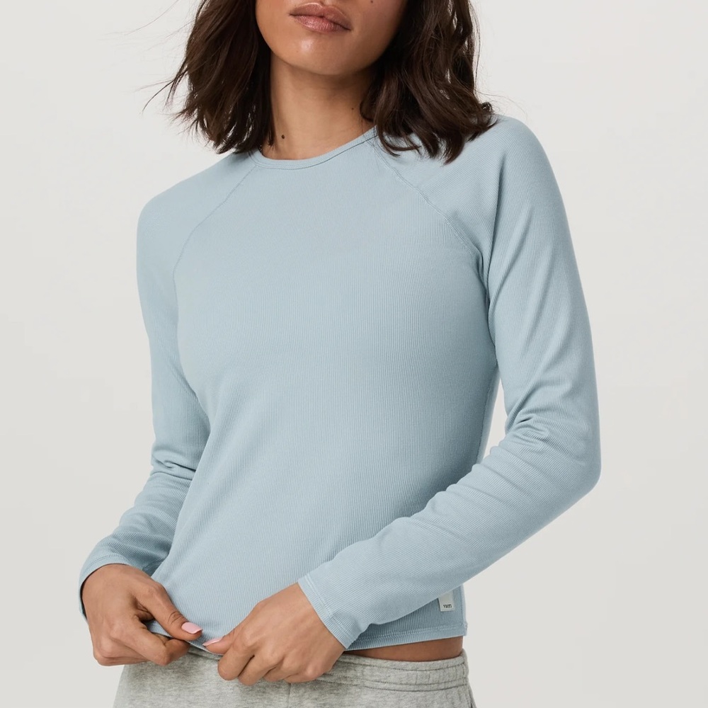 Vuori Women's Long Sleeve Pose Crew -Blue Haze
